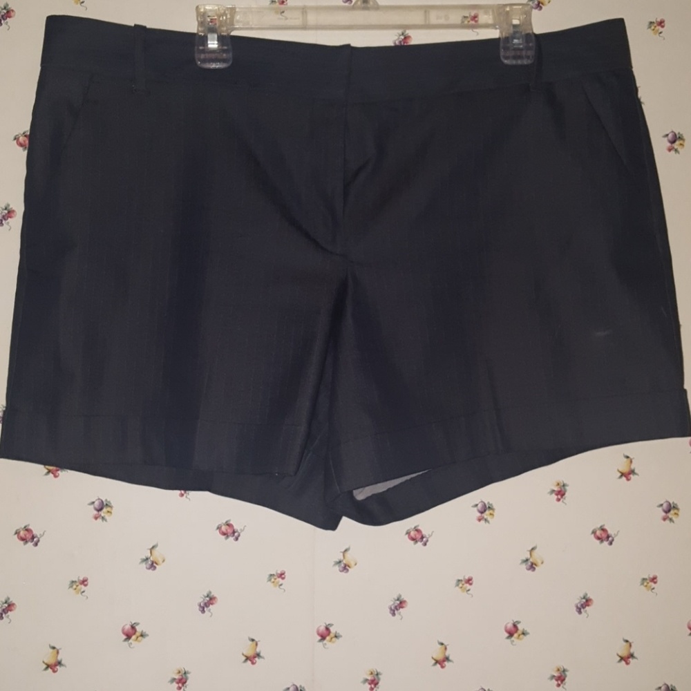 Ladies contemporary fit shorts